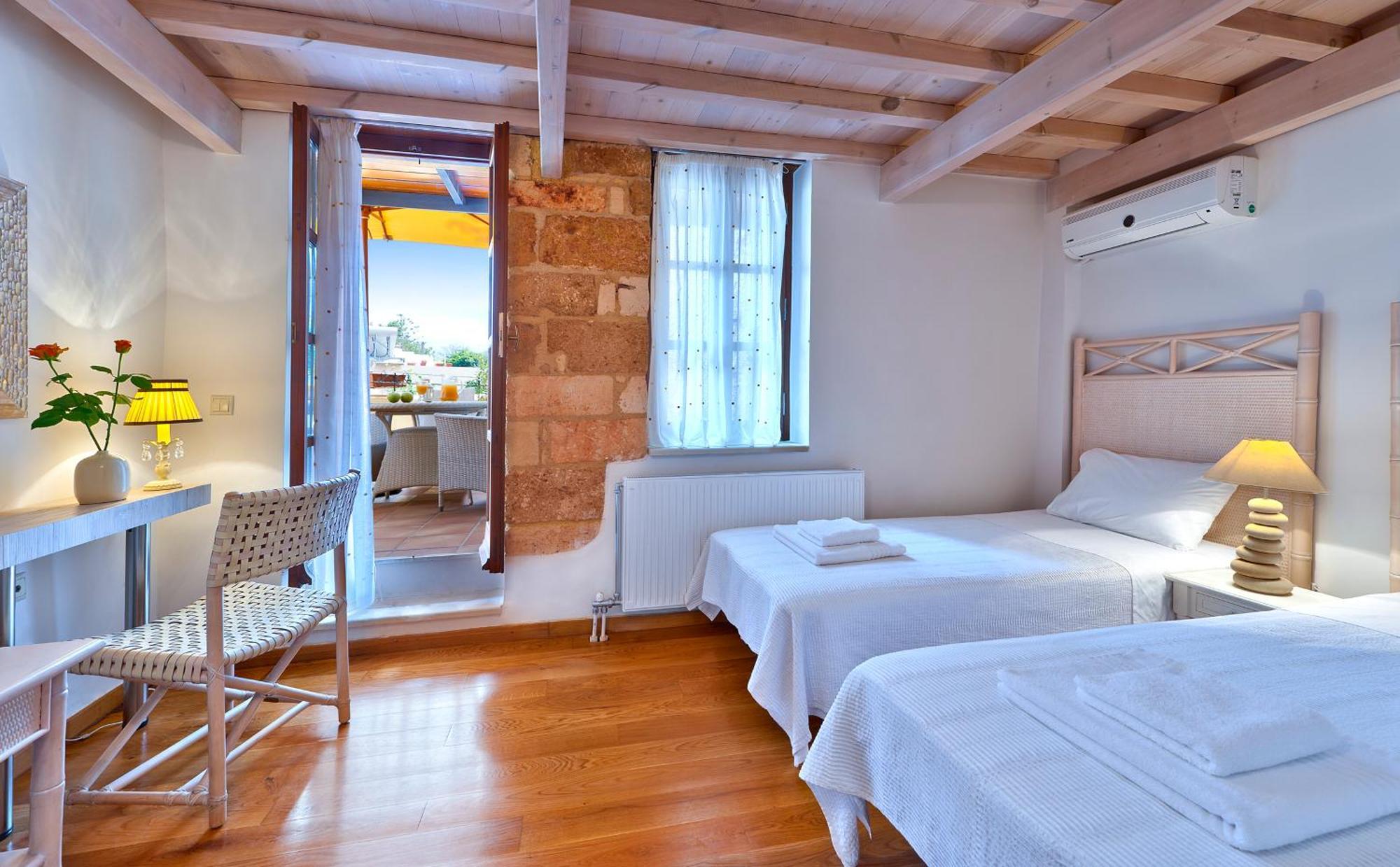 Kores Boutique Chrissi Akti Chania